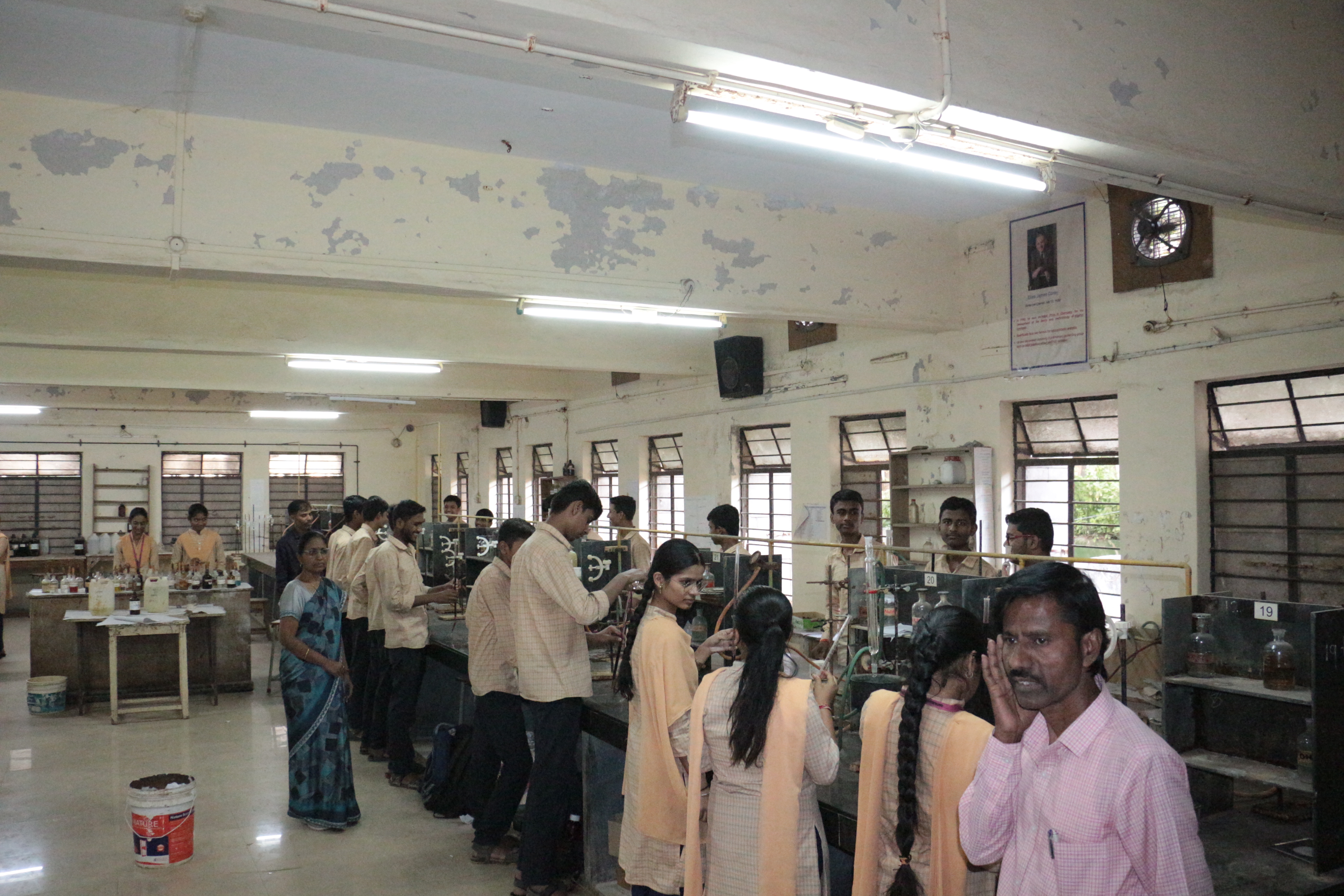 Chemistry Laboratory – DST FIST Funded DSCL